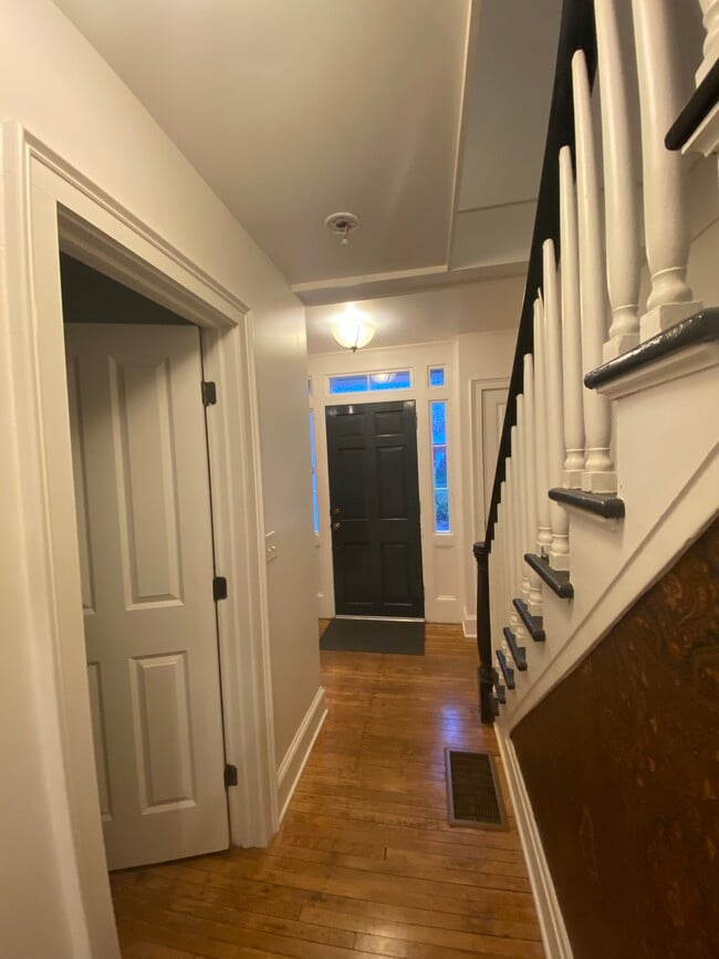 Photo - 4002 Chatham St