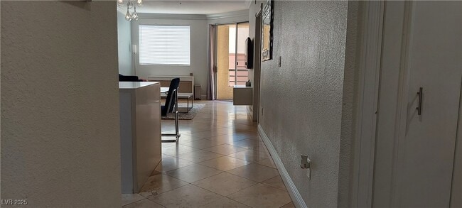 Building Photo - 270 E Flamingo Rd Unit 105 Rental