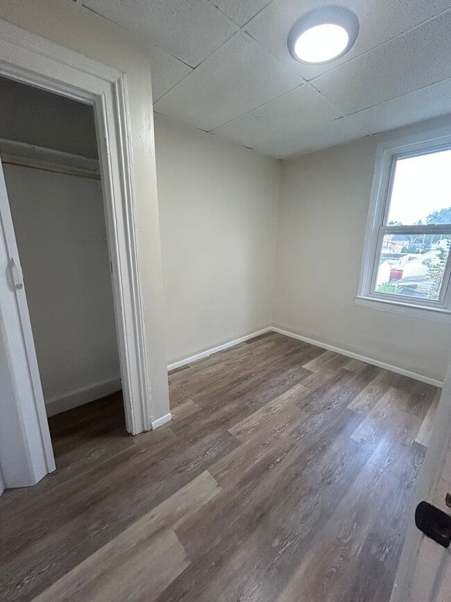 305 23rd St Unit Second Floor