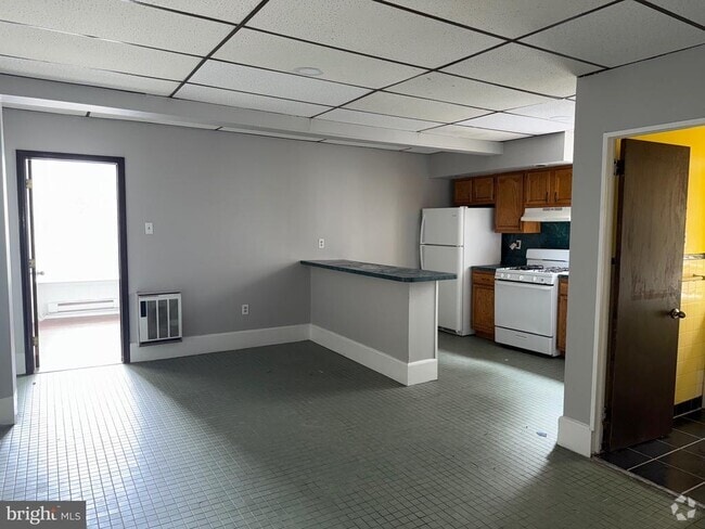 Building Photo - 2213 W Tioga St Rental