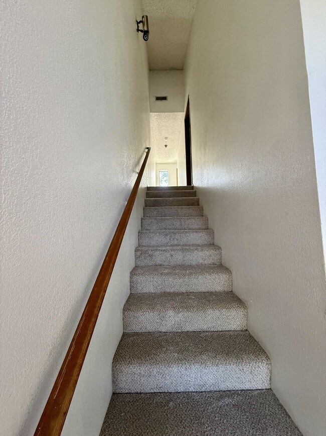 9817 52nd St W Unit B