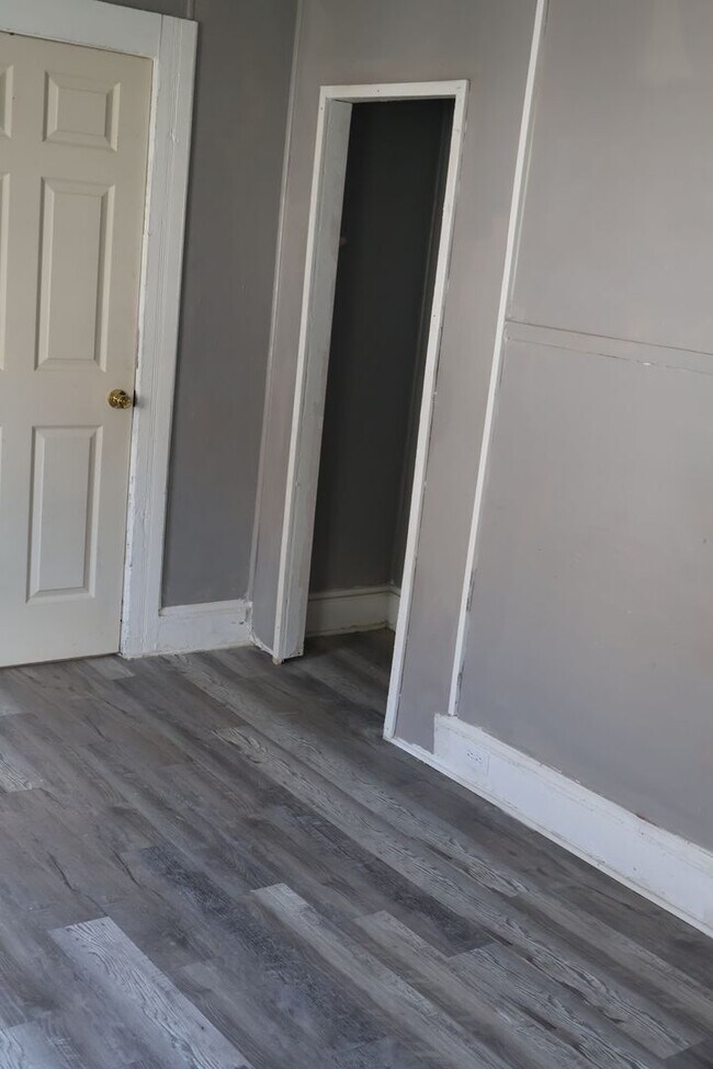 Photo - 6812 Whitney Ave Unit 1