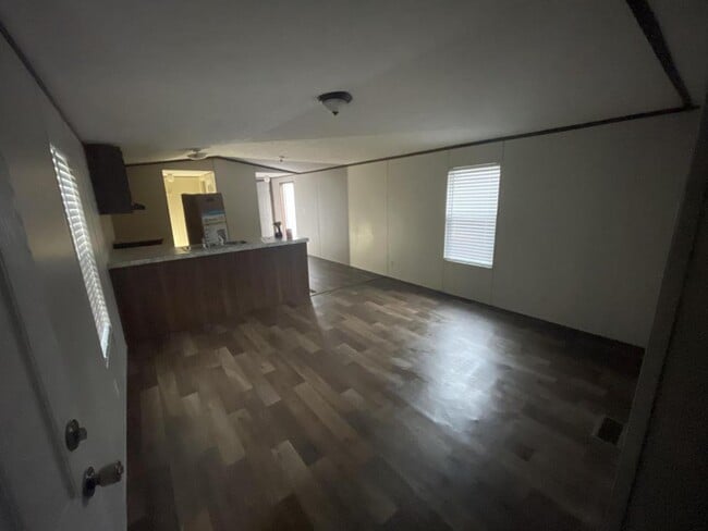 Photo - 555 Crandlemire Rd