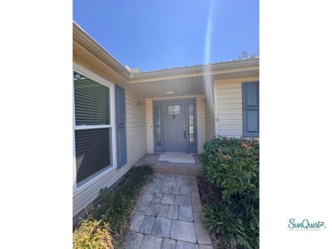 Photo - Beautifully updated 3 bedroom, pool home z...