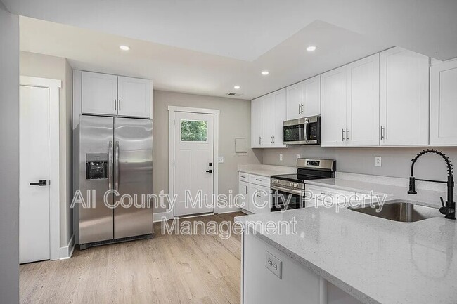 Photo - 1905 S Lyle Ln Condo Unit A