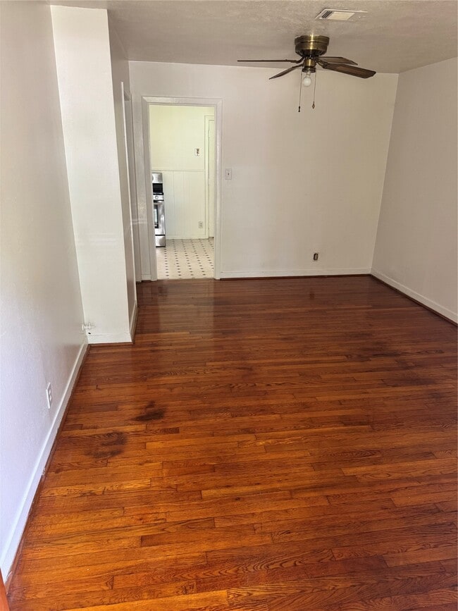 Photo - 5045 Raleigh Dr