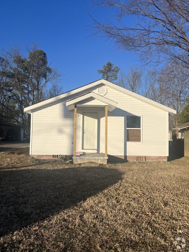 Building Photo - 68 Brick Ave Rental