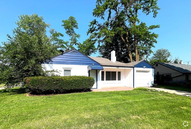 Building Photo - Charming 2 Bed / 1 Bath Home in Omaha – Fe...