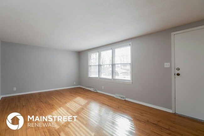 Photo - 4400 NW 50th St