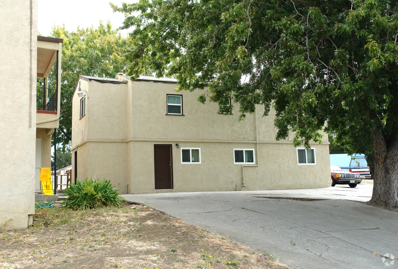 Photo - 133-141 Chase St