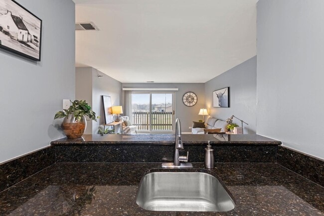Photo - 208 Glengarry Dr Unit 302