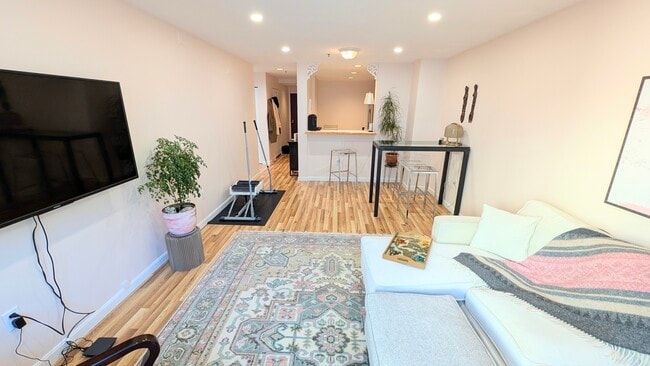 Photo - 350 Revere Beach Blvd Unidad 2-2U