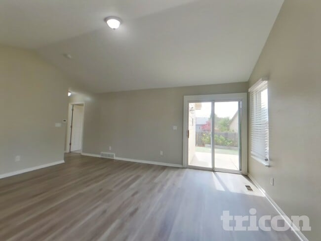 Photo - 617 Cornerstone Dr
