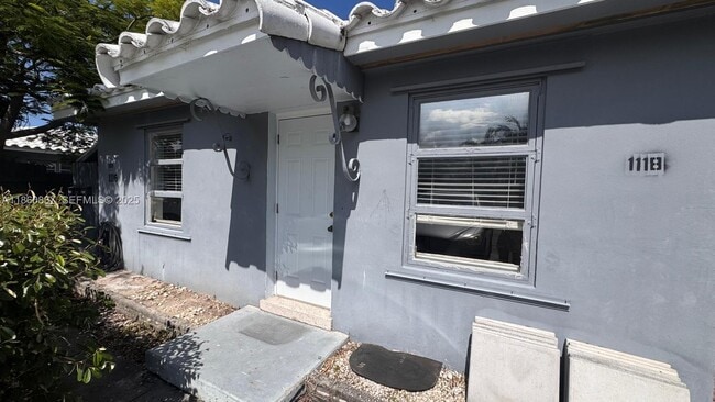 Building Photo - 1116 NE 16th Terrace Unit 1