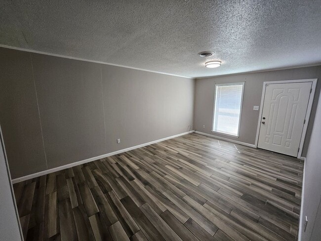 Photo - 403 E Eighth Street