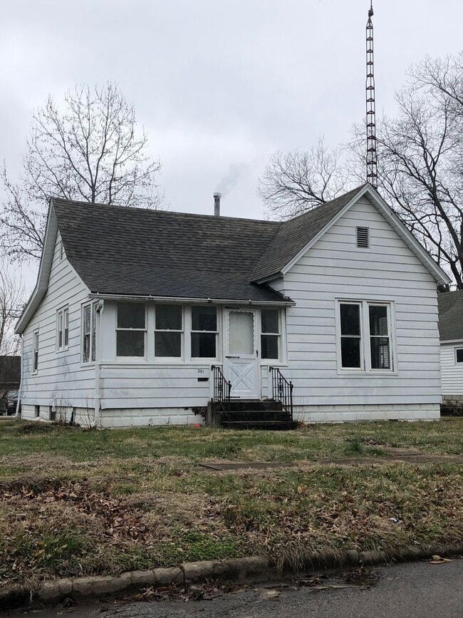 Building Photo - 2 Bedroom 1 Bath with Basement