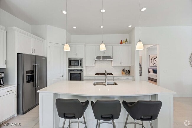 Building Photo - 9268 Cormorant Dr Rental