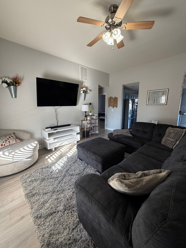 Photo - 21935 Lafayette Rd