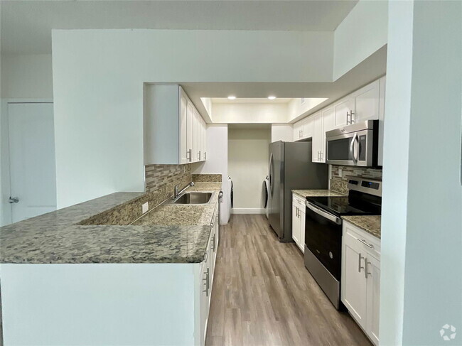 Building Photo - 16900 N Bay Rd Unit 02714 Rental