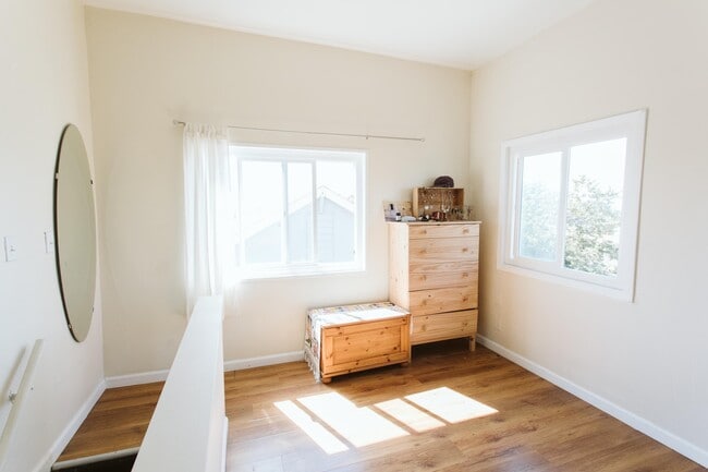 Building Photo - 946 Sonoma St Rental
