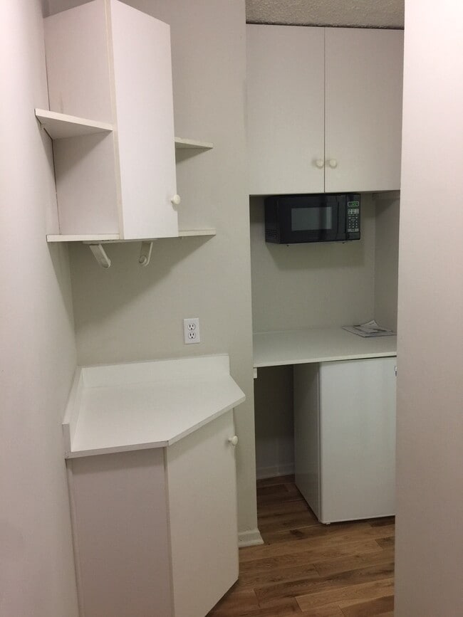 Photo - 1400 Brockton Ave