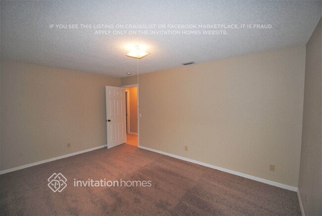Photo - 1796 Barker St NE