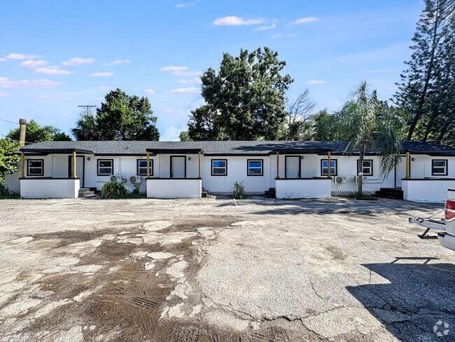 Building Photo - 4605 N Hubert Ave Unit 12 Rental