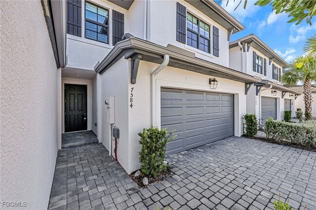 Photo - 7584 Carnegie Way