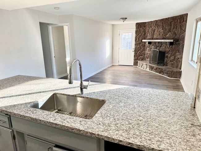 Photo - 2840 Belden St