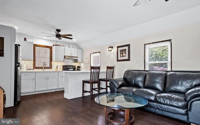 Photo - 380 Wheat Rd