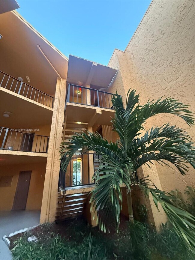 Photo - 4304 NW 9th Ave Unit 1-3C