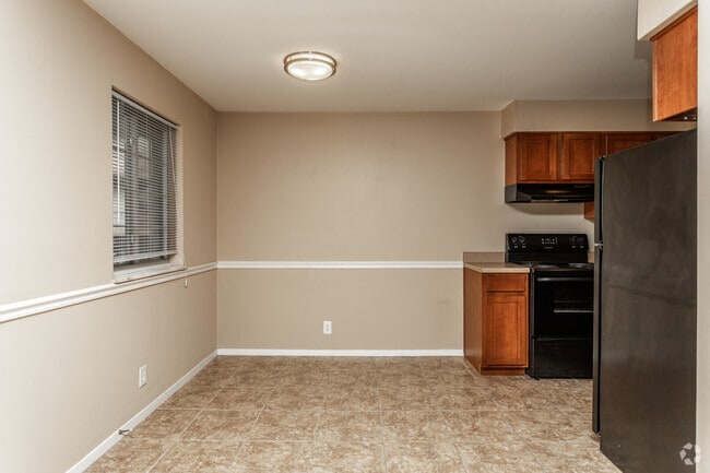 1BR, 1BA - 660 SF