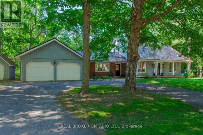 Photo - 1880 Glen Oak Ln