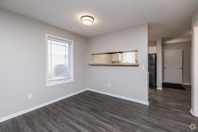 3BR, 2BA - 1,300SF - Dining Room