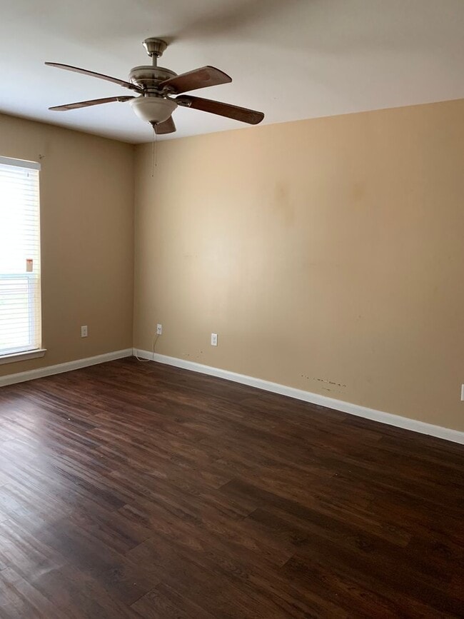 Photo - 2 BR 2 BA Condo - Upstairs Unidad 704