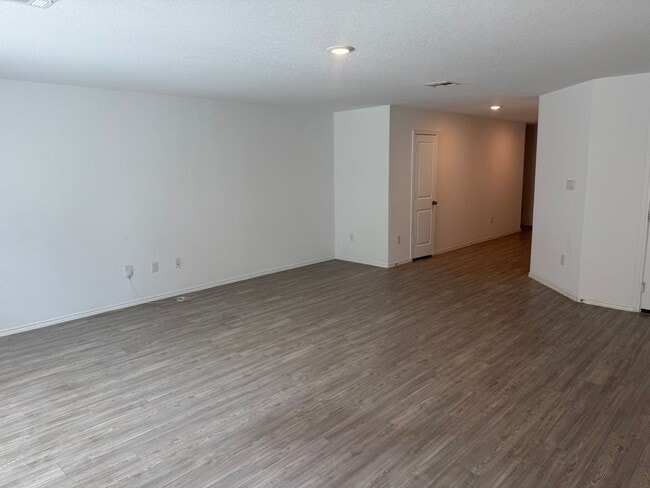 Photo - Like new 4 bedroom/2.5 bath in Waterwheel Trails.
