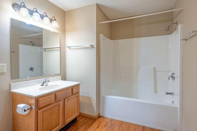 Photo - Parkdale Apartments