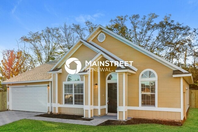 Photo - 3 Bedroom Pet-Friendly Home in Jacksonville, FL with Main Street Renewal