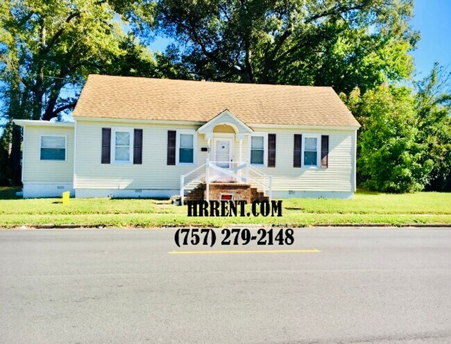 Building Photo - Adorable Renovated 4 Bedroom 1.5 Bathroom Single Family Home located in the Westhaven area of Por...