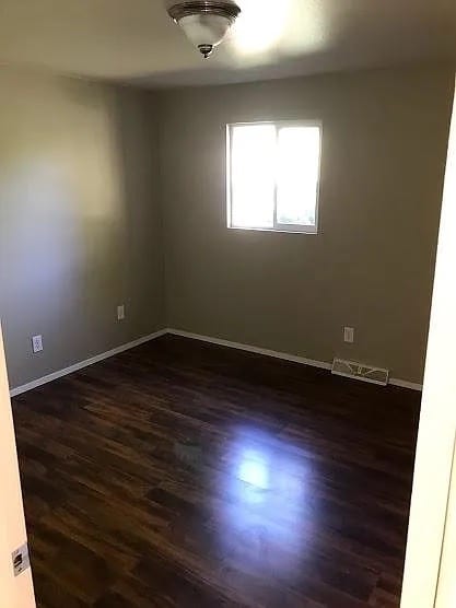 Photo - 184 Poppy St