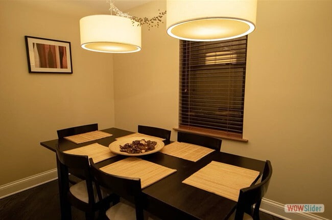 2104 W Roscoe St Unit 2F