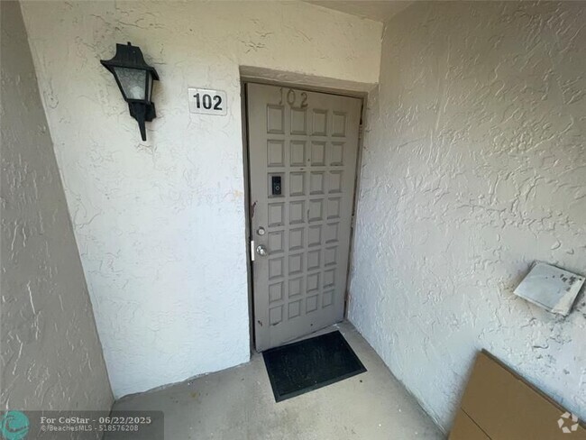 Building Photo - 1000 NW 80th Ave Unit 102 Rental