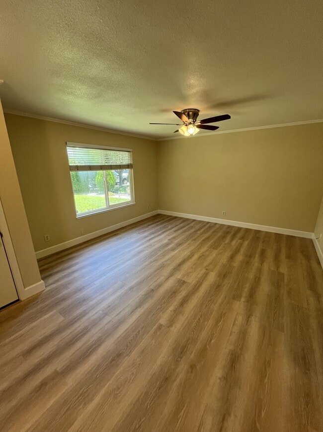 Photo - 1522 Rhododendron Dr