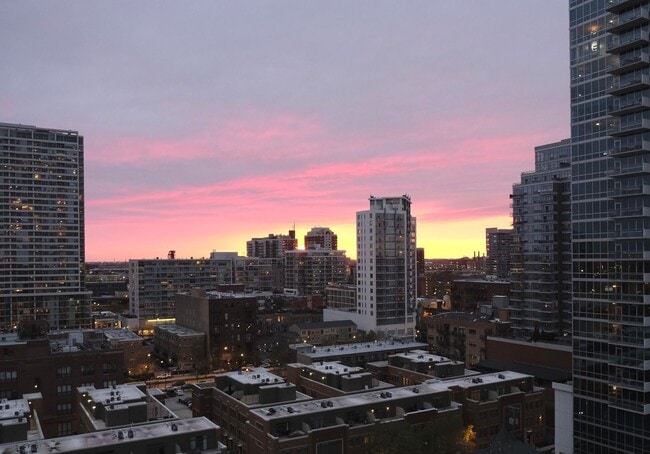 Photo - 1717 S Prairie Ave Unidad 1403