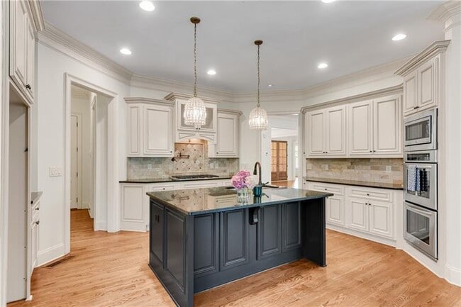 Photo - 5861 Yoshino Cherry Ln NE