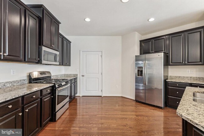 Photo - 41661 McMonagle Square