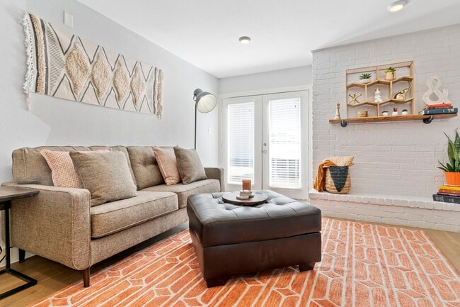 Photo - 909 Reinli St Unidad 116