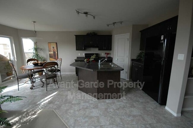 Photo - 367 Ascott Crescent