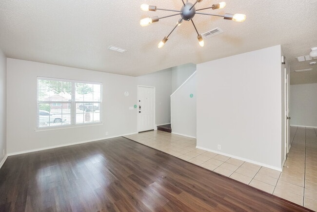 Photo - 1028 Springcreek Dr