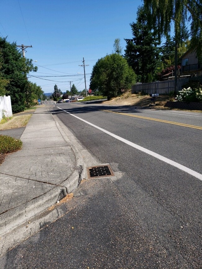 Building Photo - University Place 4 Bedroom, 1 Bath Bungalow! $2295.00